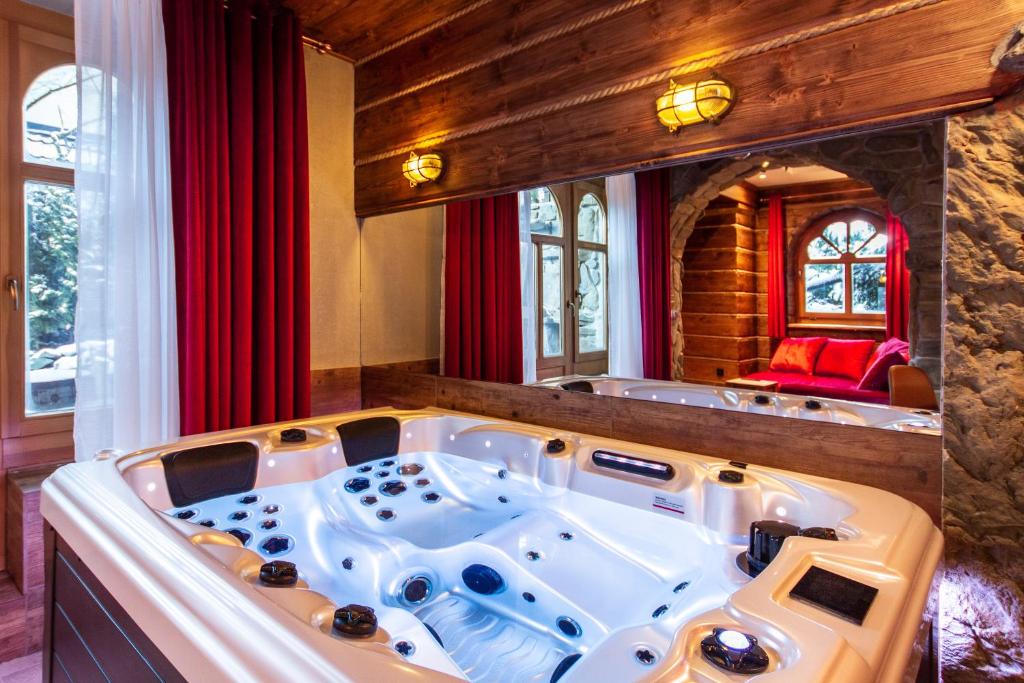 Fotografia z galérie ubytovania Willa Przy Dolinie Kościeliskiej - Prywatne Jacuzzi & Sauna v destinácii Kościelisko