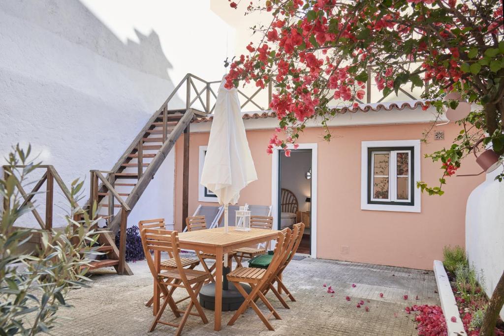 Amazing Terrace and Riverview in Historical Lisbon