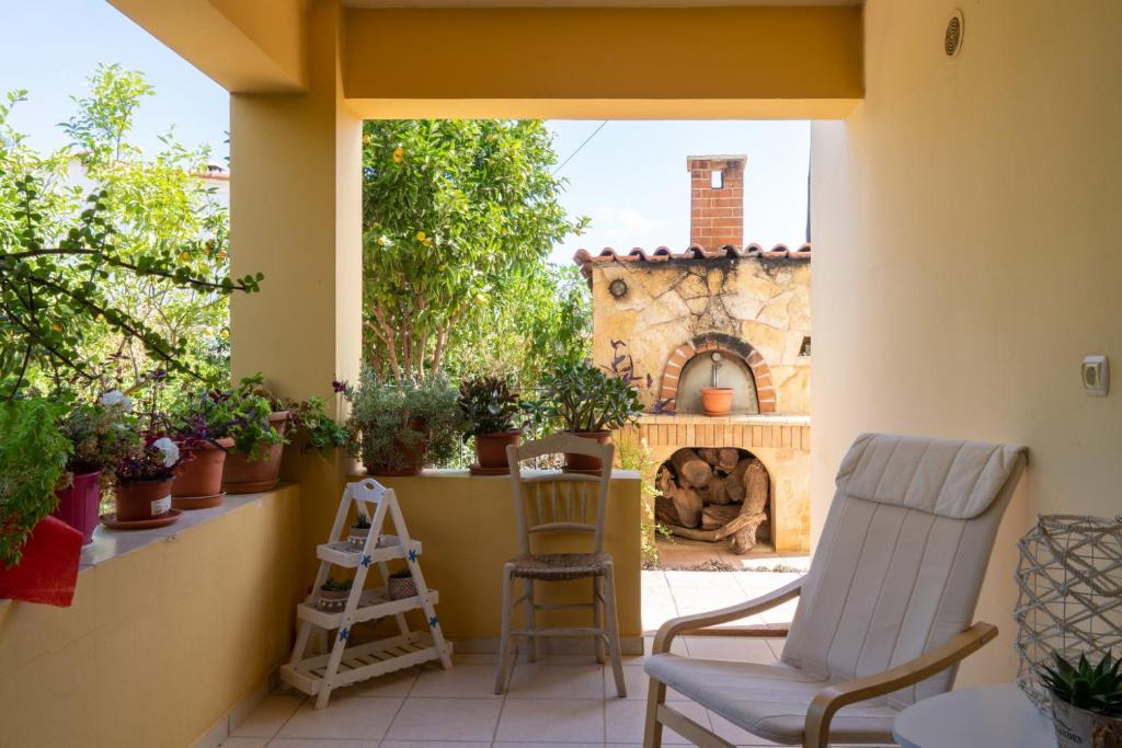 Patio lub wspólna przestrzeń na świeżym powietrzu w obiekcie Μονοκατοικία στο Παλιόκαστρο
