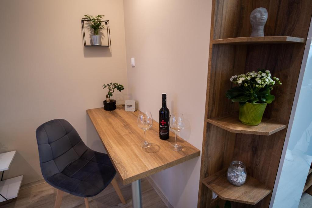 ⭑ Comfy VIP studio in the center with Netflix italokat is kínál