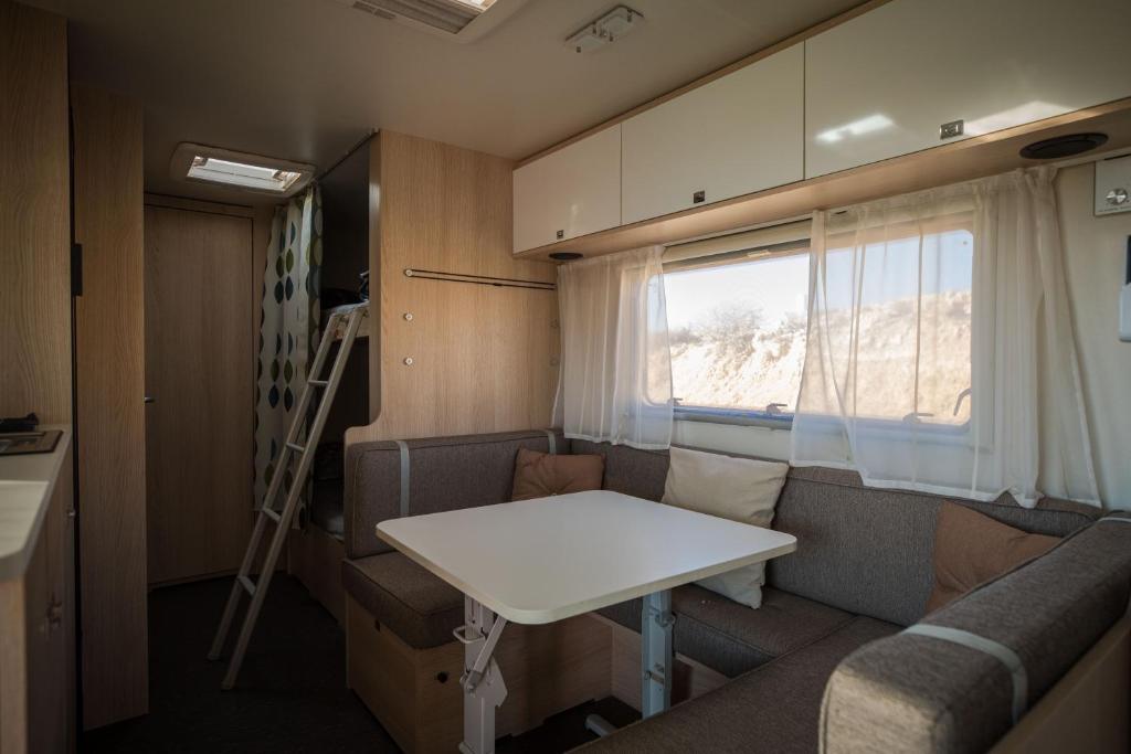 Posezení v ubytování Itav Bateva Caravans - ייטב בטבע קרוואנים