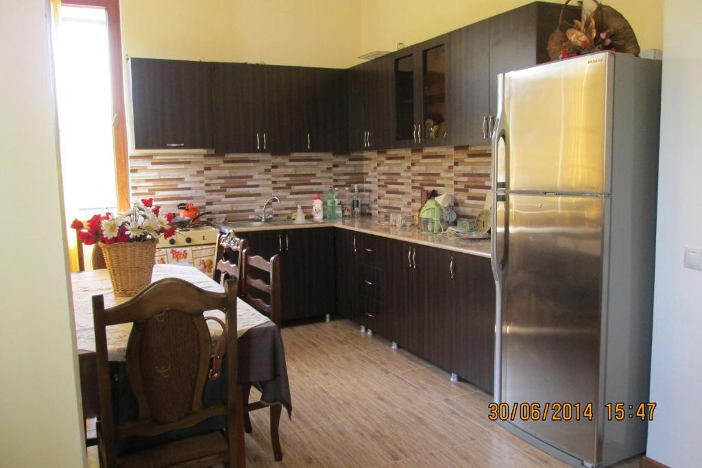 Eldhús eða eldhúskrókur á Guest House Lviv Грузия