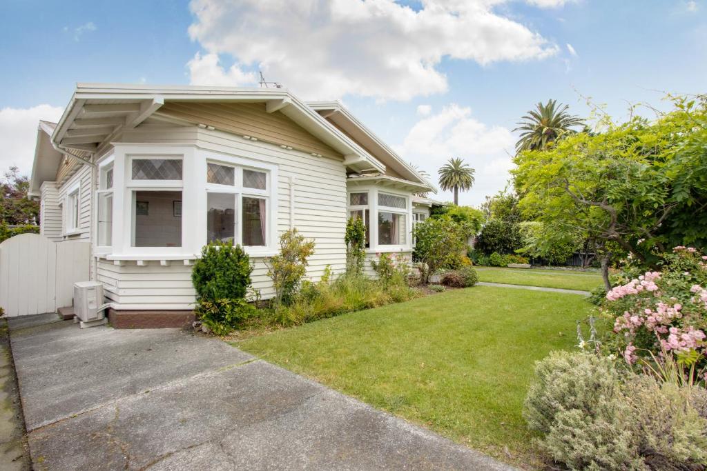 Gran's House - Napier Holiday Home - Housity