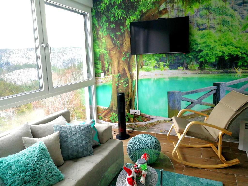 Bazén v ubytování Apartman NINA Jezero nebo v jeho okolí