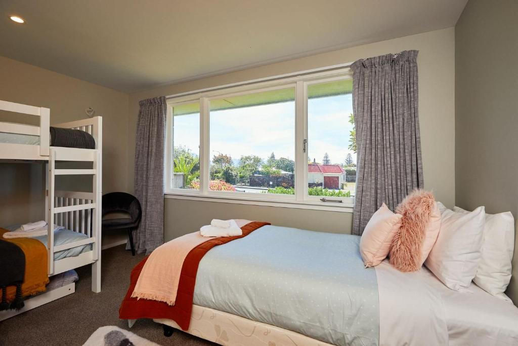 Sunny Getaway Close To Beach - Resim 12