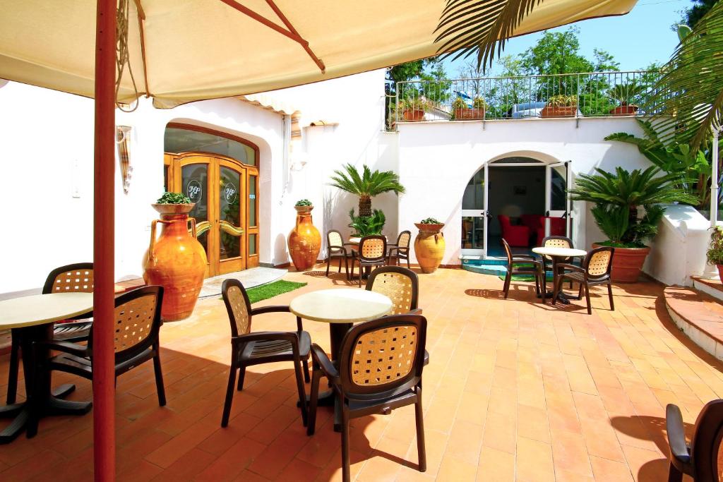Patio alebo iná vonkajšia časť ubytovania Hotel Park Calitto