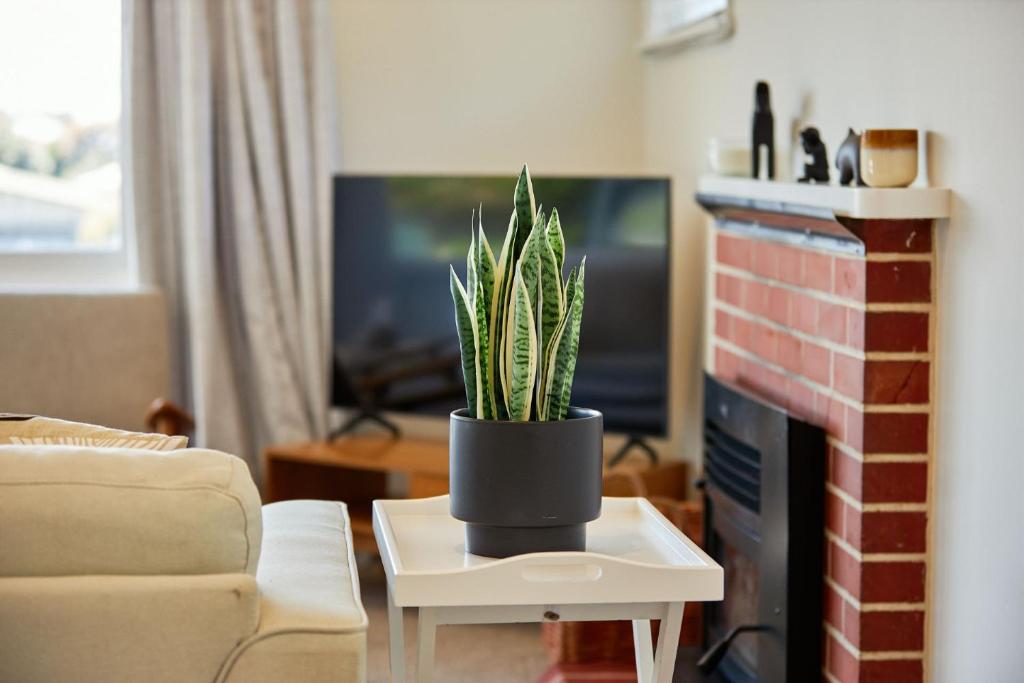 Sunny Getaway Close To Beach - Resim 5