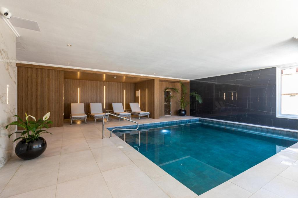 Bazén v ubytování Hotel Solerios nebo v jeho okolí