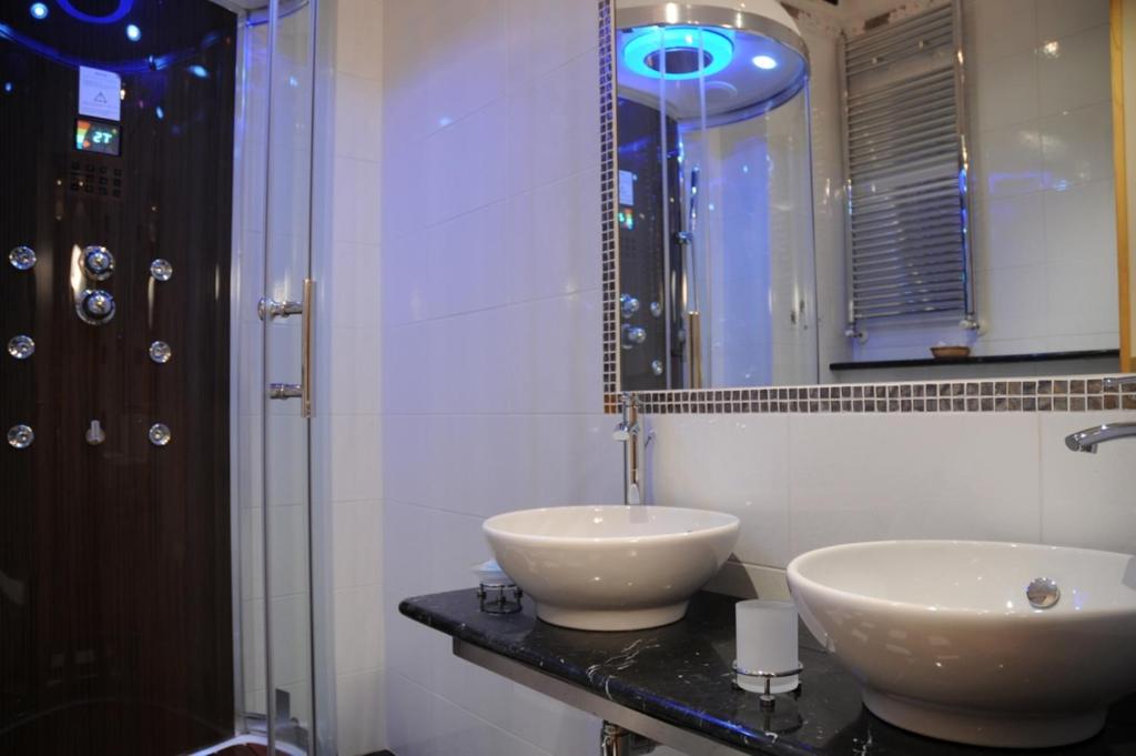 Koupelna v ubytování Grand Hotel Ambasciatori Wellness & Spa