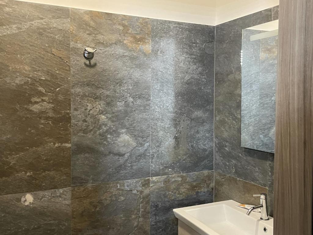 Poste Regie - Milan Guest House - Resim 13