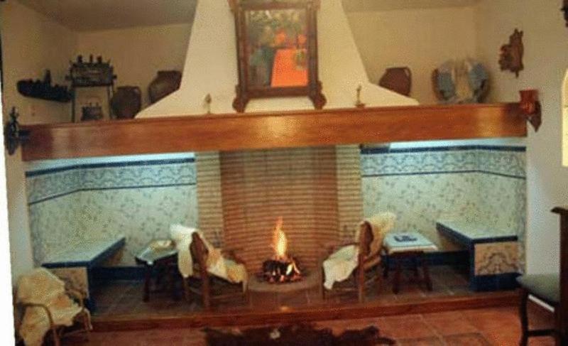 A seating area at Casa Rural Morada Maragata