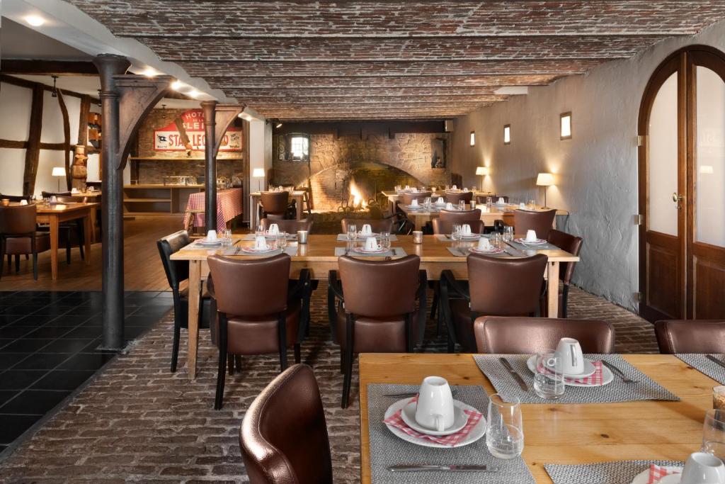 Restaurace v ubytování Hotel Aux Ecuries De La Reine