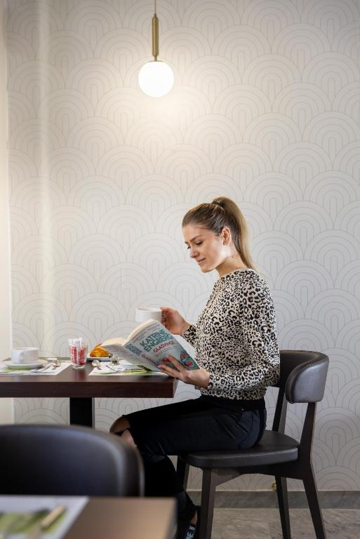 Hôtel Locarno Nice - Resim 19