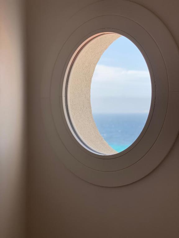 Nespecifikovaný výhled na moře nebo výhled na moře při pohledu z hotelu