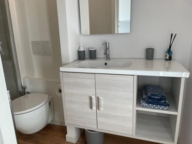 A bathroom at Appartamento bomboniera via Marghera 37