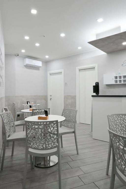 A kitchen or kitchenette at B&B The Dream