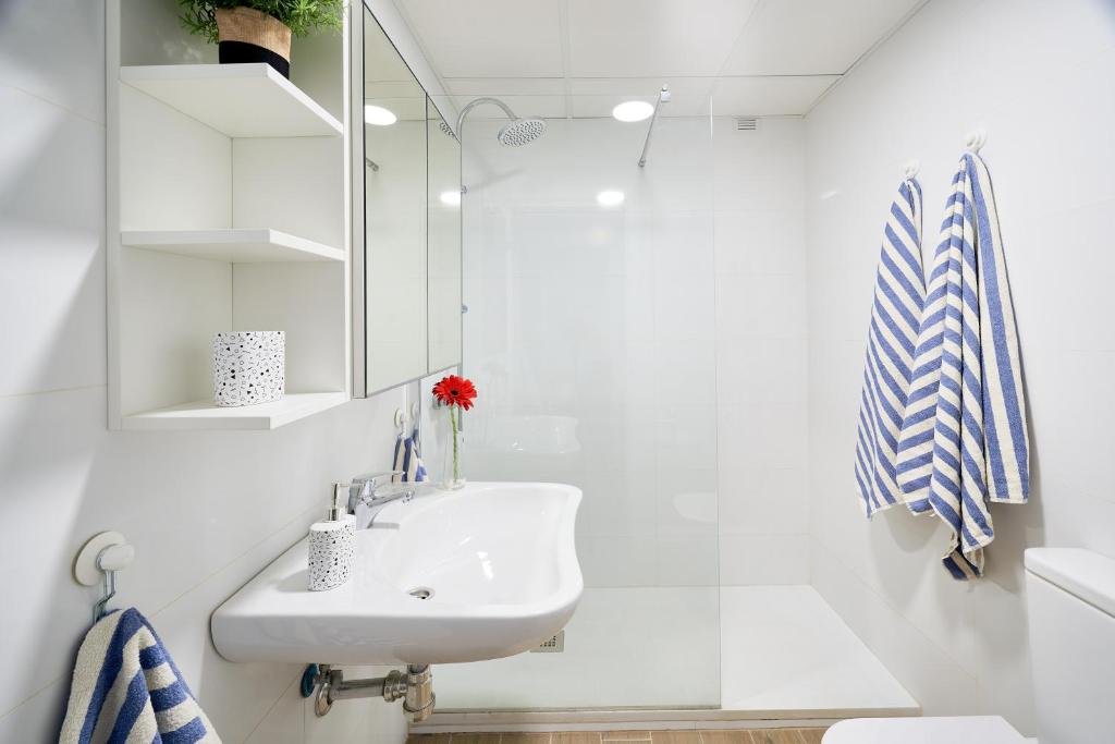 Łazienka w obiekcie Apartamento en primera linea de playa en la Malagueta