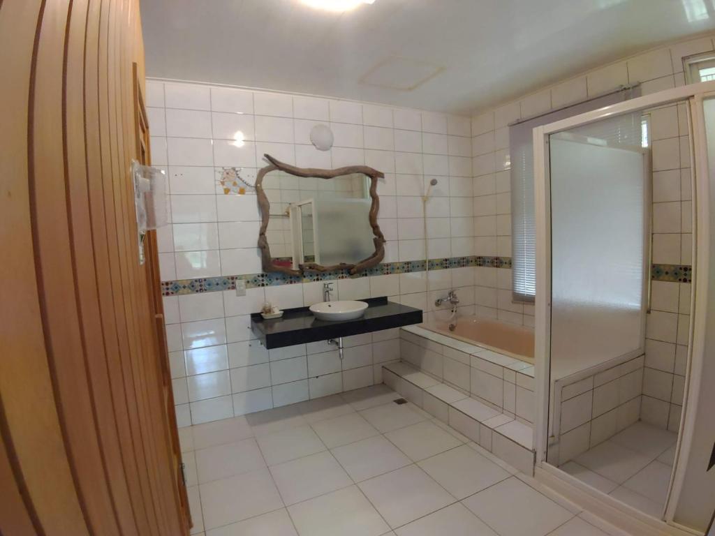 Koupelna v ubytování Lutenist B&B