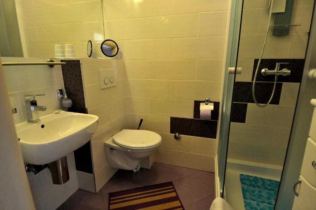 Koupelna v ubytování Hotel Haus Am Meer Cavtat