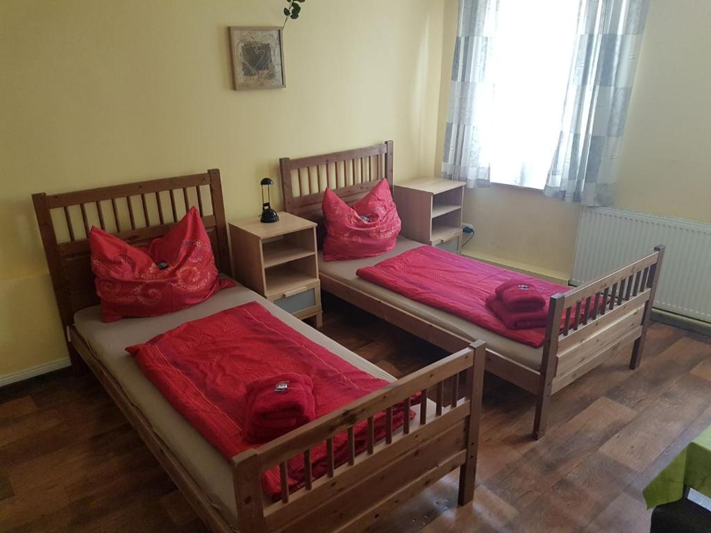 Postel nebo postele na pokoji v ubytování Sleep in Hamburg St. Pauli