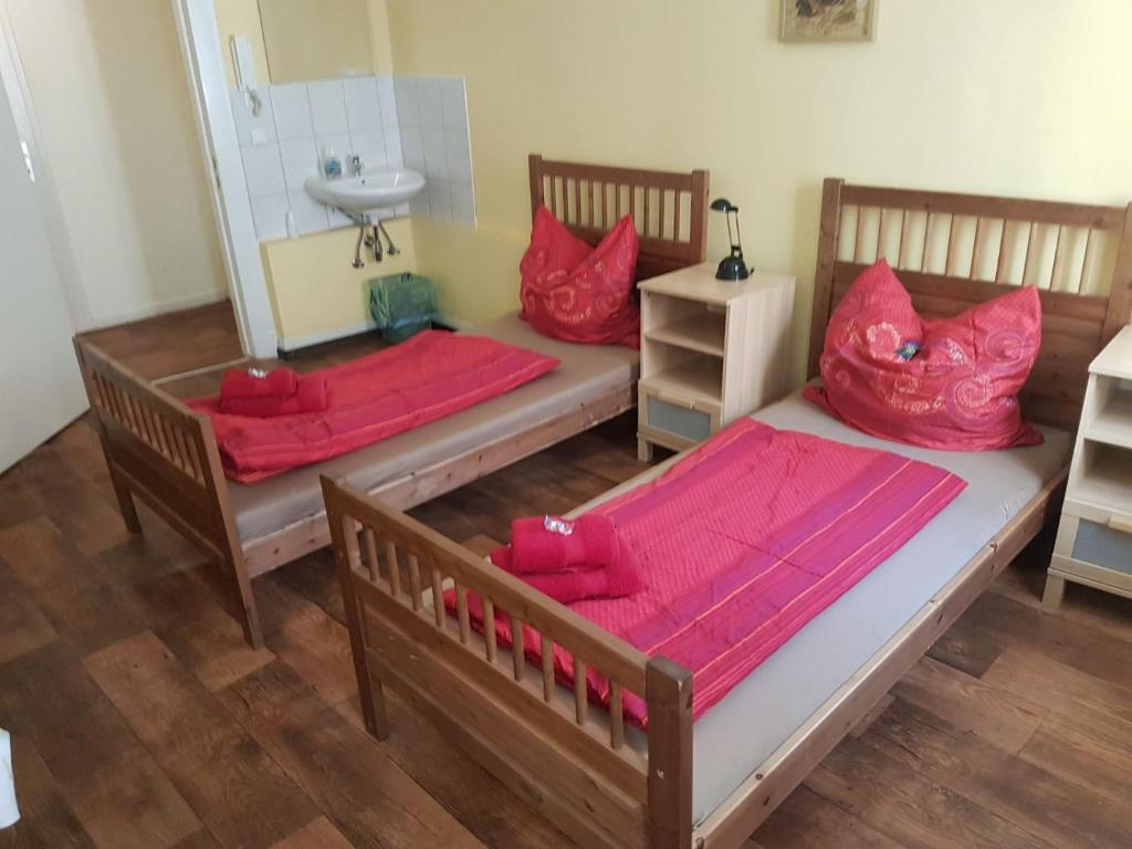 Postel nebo postele na pokoji v ubytování Sleep in Hamburg St. Pauli