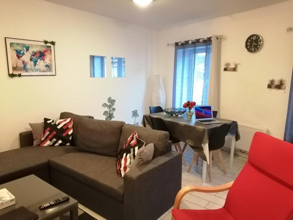 Posezení v ubytování Appart'Hôtel Lagnieu