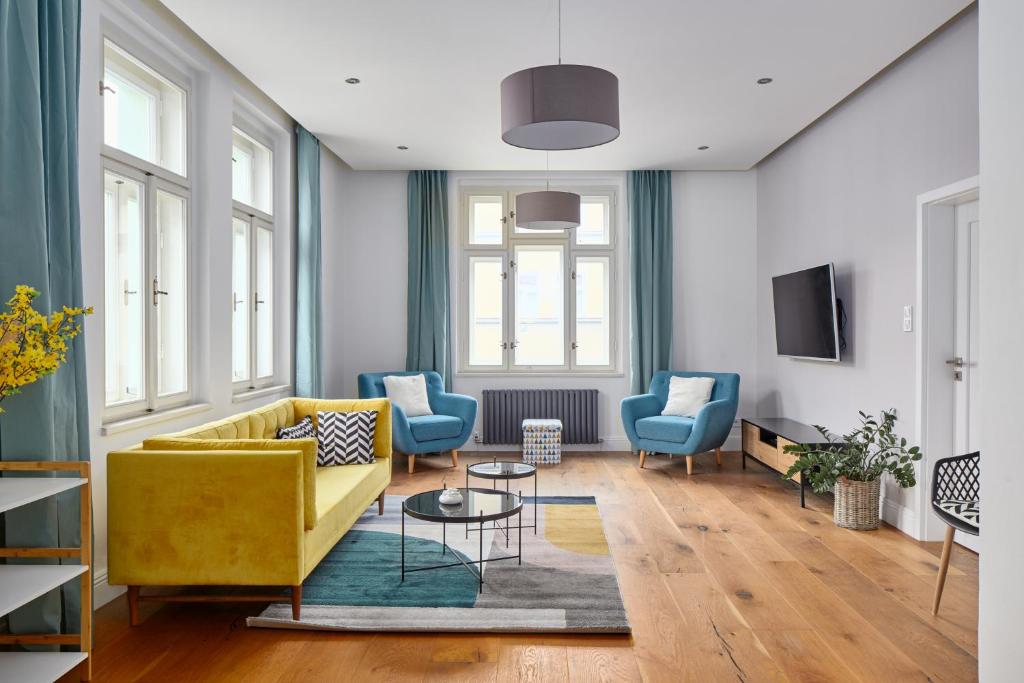 Airy Apartment in Žižkov by Prague Days