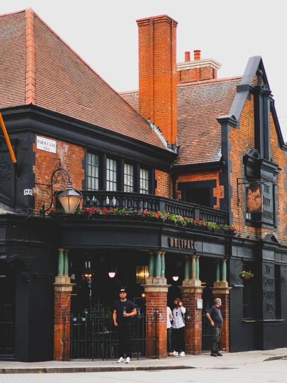 The Wolfpack Inn - Resim 39