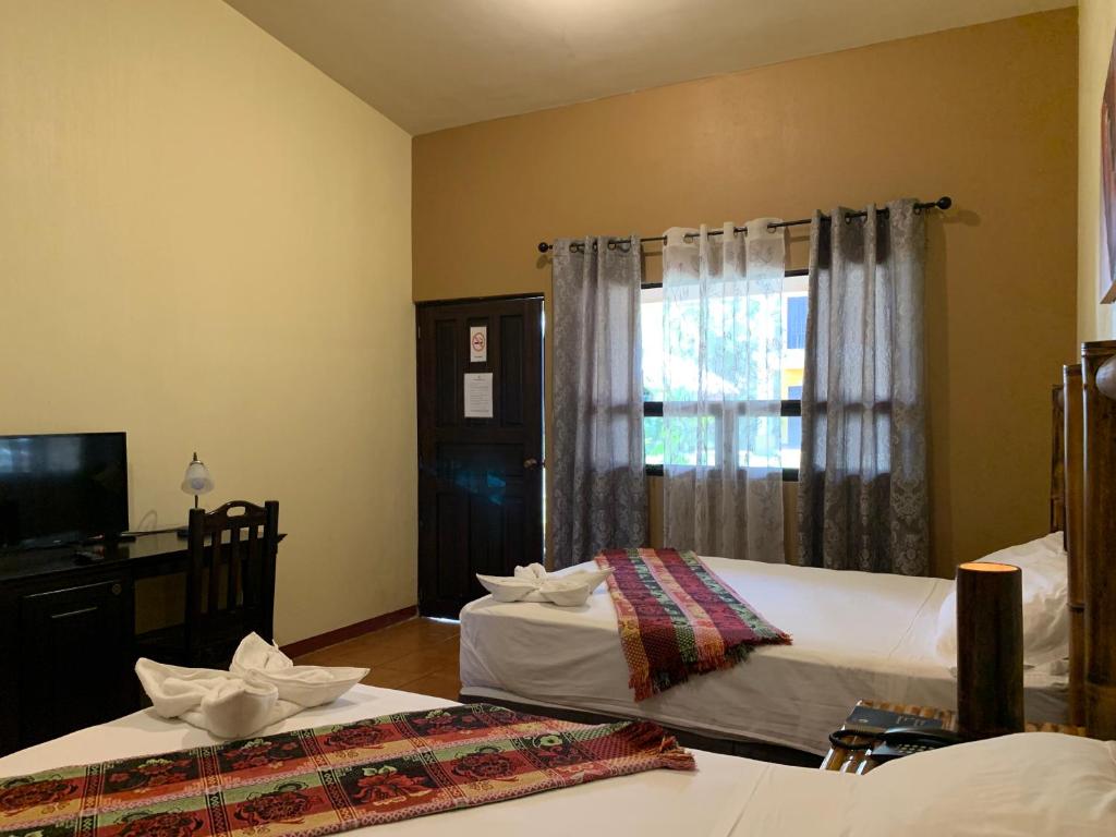 Zafra Hotel - Premium Quadruple Room