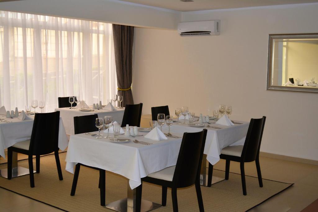 Restaurace v ubytování New Brookfields Hotel