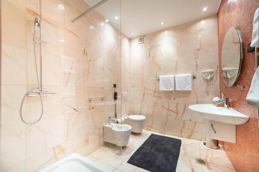 Vannituba majutusasutuses NATALI Luxury suites