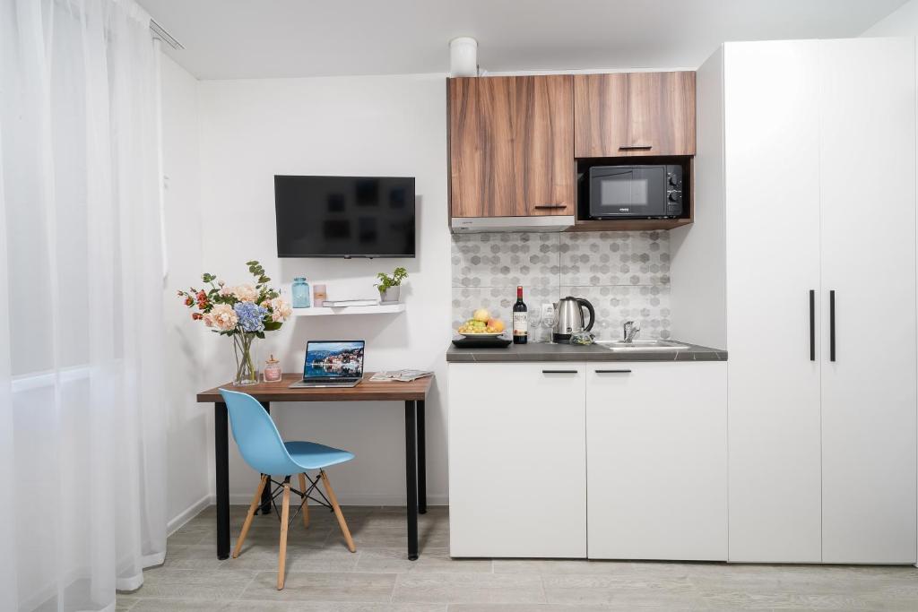 MYFREEDOM z usima zruchnostiamy, poblyzu metro Chernihivska Apartments photo 4