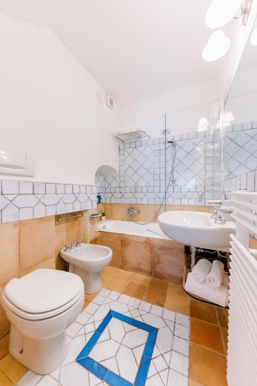 Ванная комната в L'Olearia Luxury Country Villa in Amalfi Coast