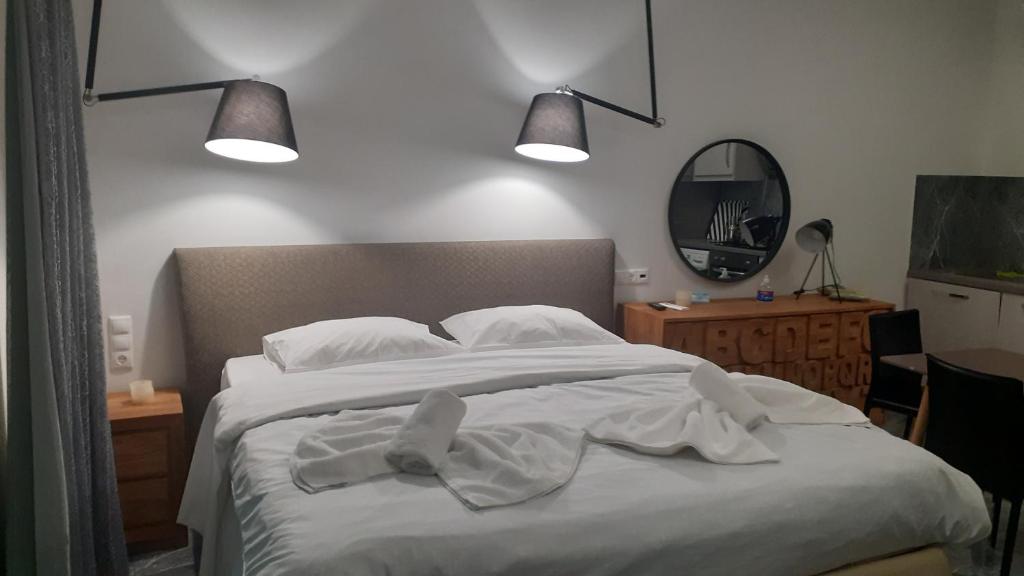 A bed or beds in a room at GIANNIS