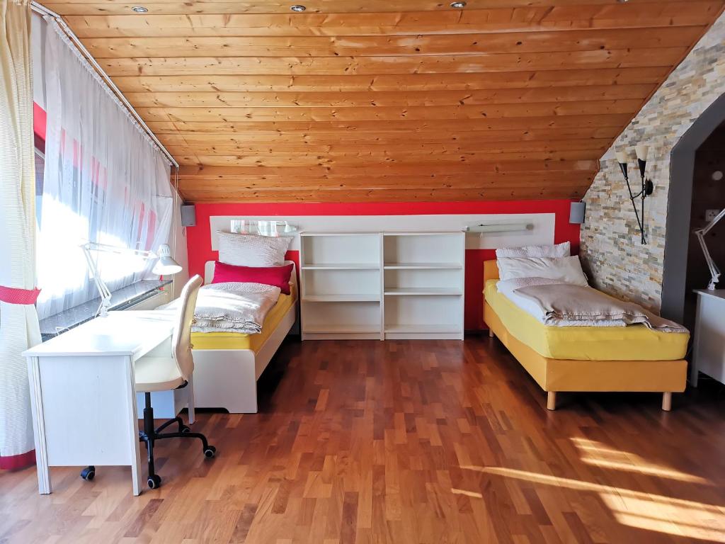Postel nebo postele na pokoji v ubytování Hotel Engelhof