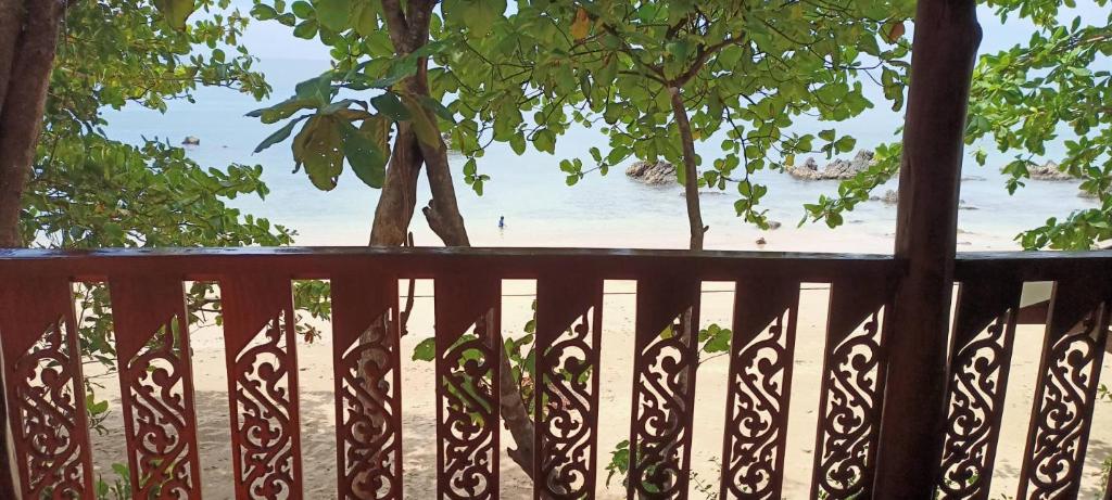 Kohjum Seafront Resort - 17