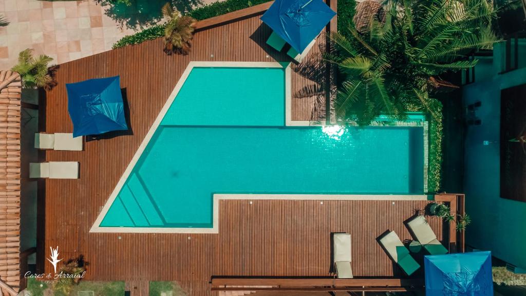 Bazén v ubytování Cores do Arraial Residence Hotel nebo v jeho okolí