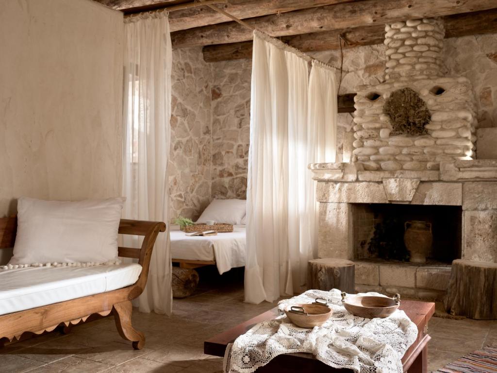 Posezení v ubytování Vafias Villa - Tranquil Location, Ideal for Large Groups, by ZanteWize