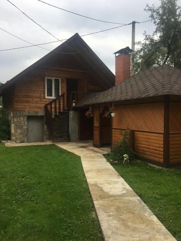 Budova, kde se prázdninový dům nachází