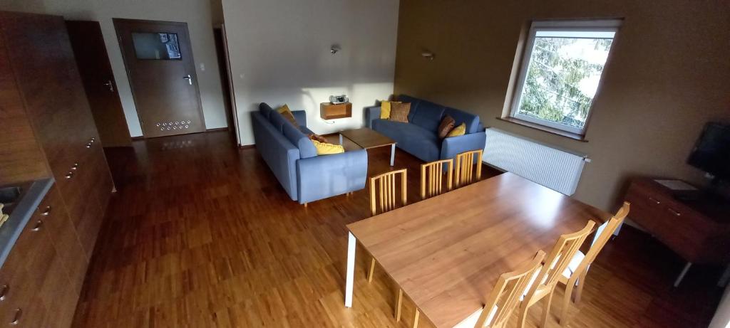Posedenie v ubytovaní Zawoja1560 Apartamenty przy Aptece