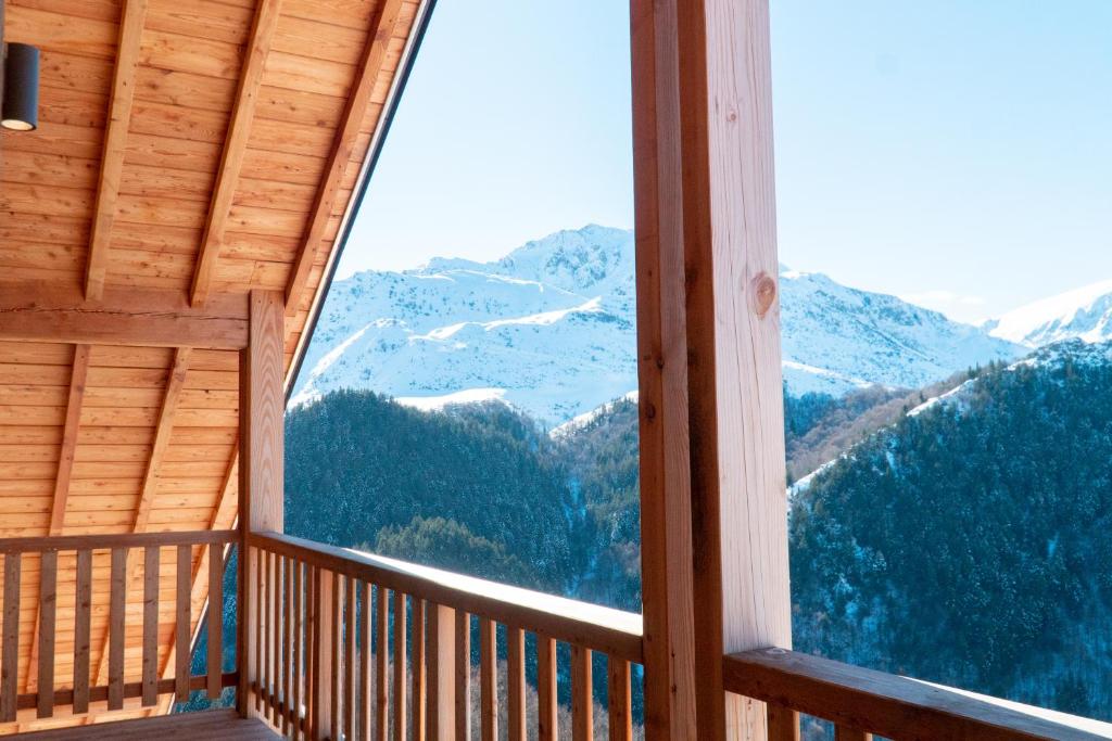 Widok na góry z tego aparthotelu