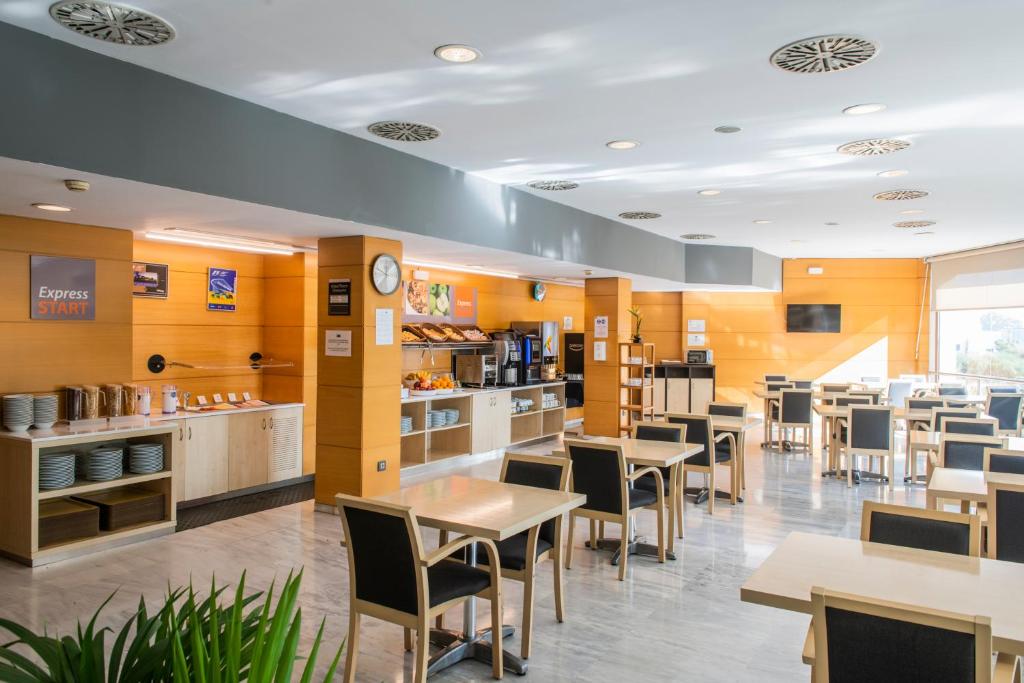 Holiday Inn Express Barcelona - Montmeló, an IHG Hotel ...