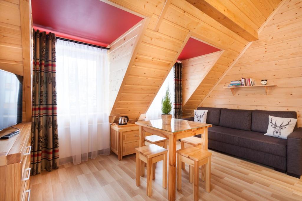 Pokoje Gościnne BENITA - Quadruple Room With Private Bathroom And Balcony