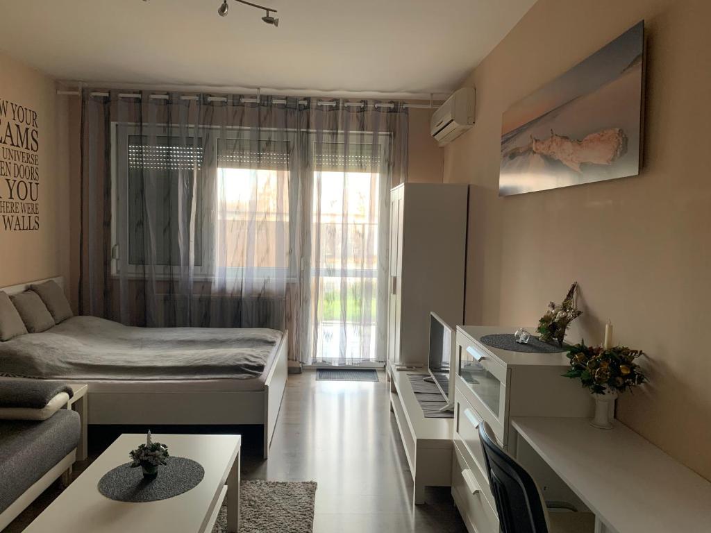 Posedenie v ubytovaní Liget Apartment, Terrace, Free Parking, AC