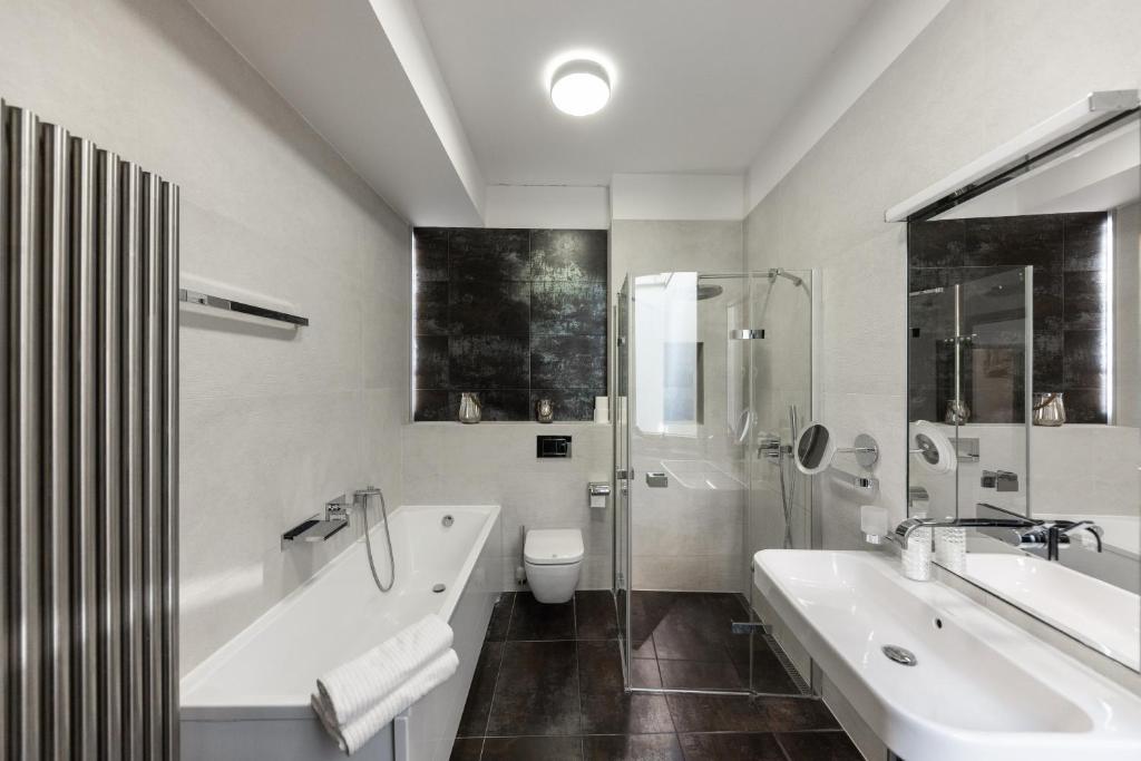 My #Chanel inspired bathroom #diy #bathroom  Bathroom decor apartment, Diy  bathroom decor, Bathtub decor