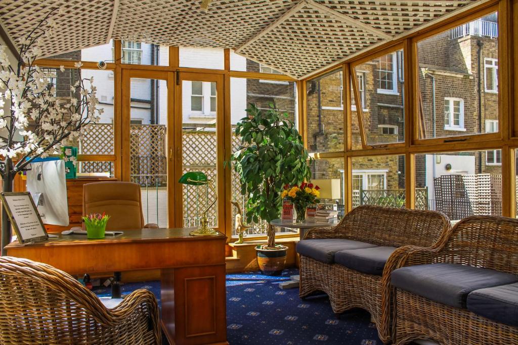 Blades Hotel - Resim 14