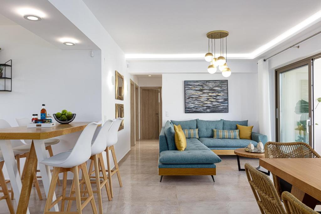 Posezení v ubytování Koin Villa Sunrise, with Heated Pool & Whirlpool