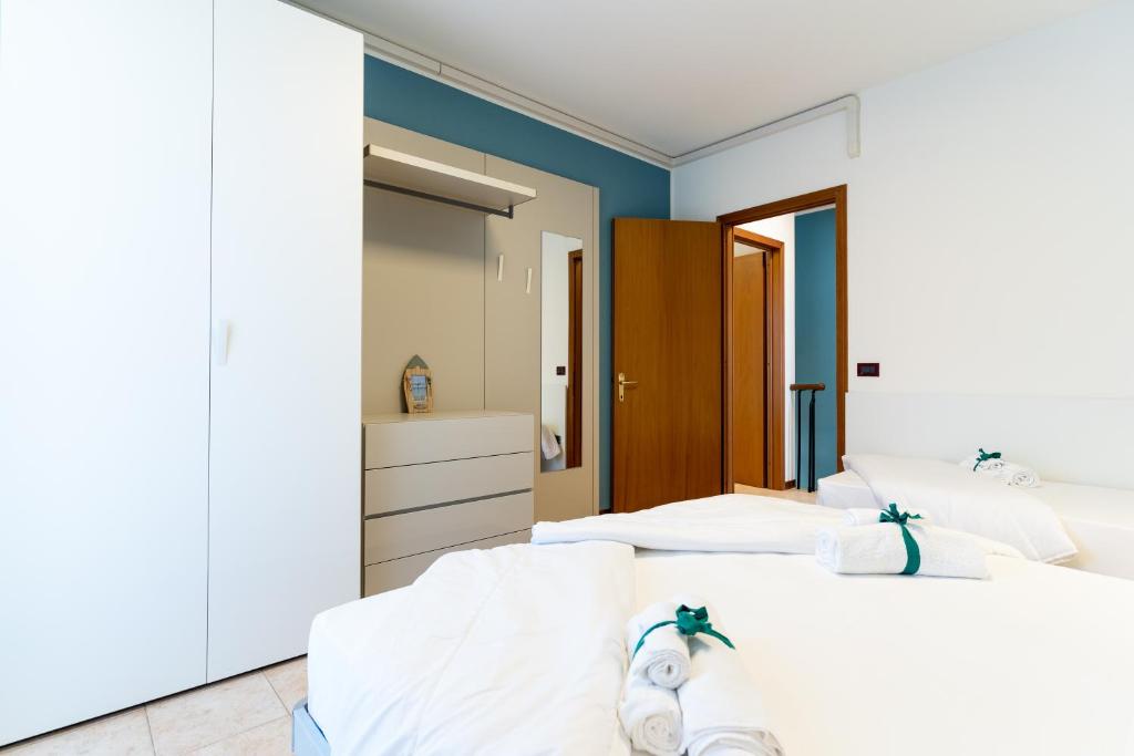 Кровать или кровати в номере Summer Time Family Resort