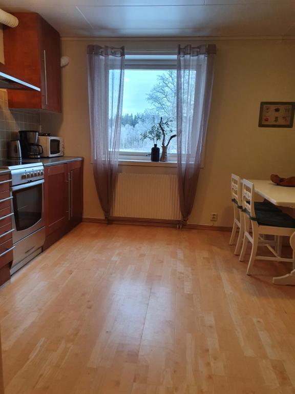 Kuchyň nebo kuchyňský kout v ubytování Fyrbo