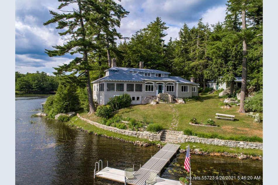 Whispering Pines - Housity